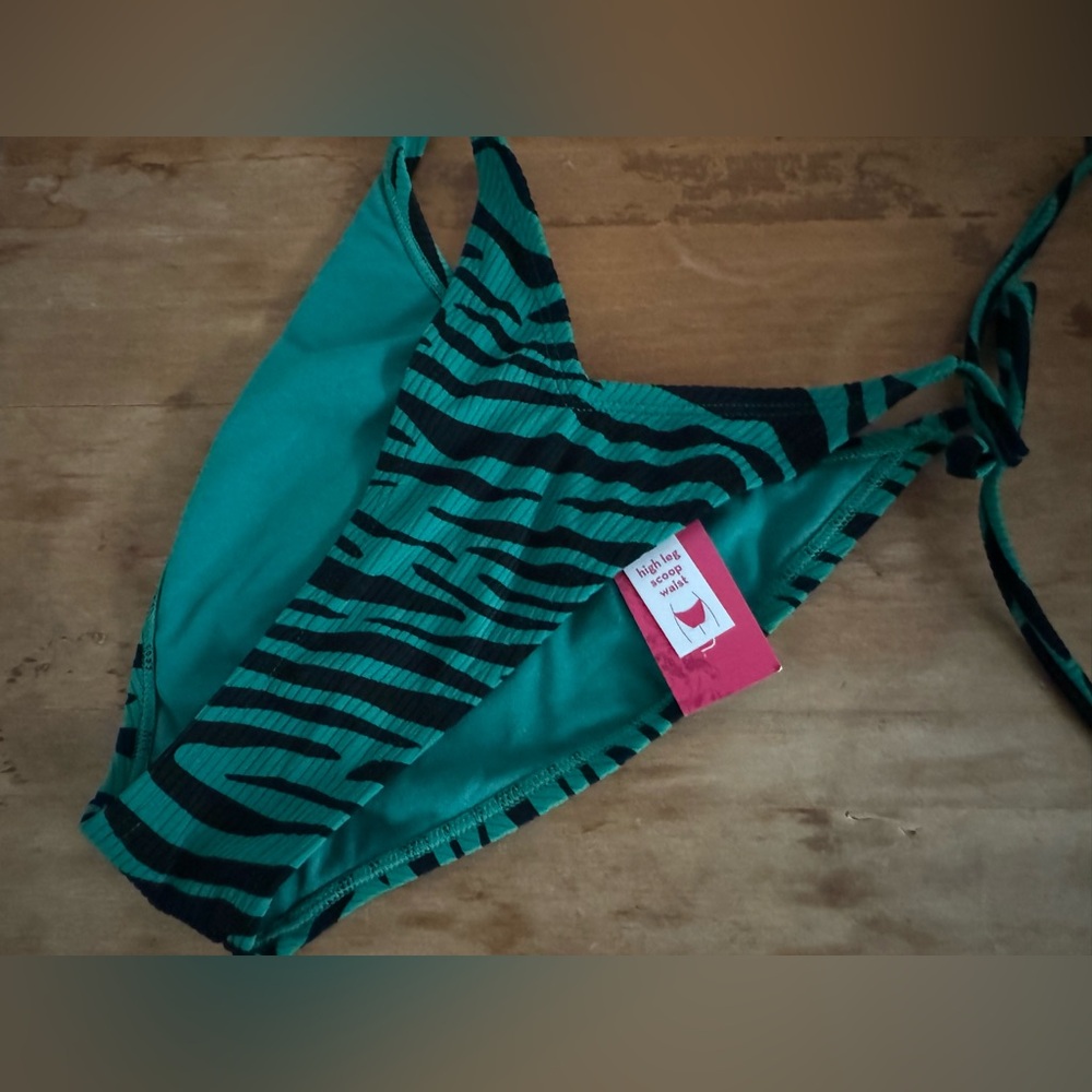 NWT GREEN ZEBRA SWIM BOTTOMS